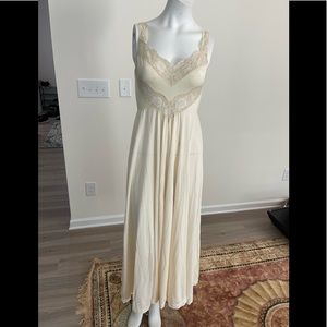 Olga Behind Every Olga Vintage Maxi Night Gown  Dress Ivory
